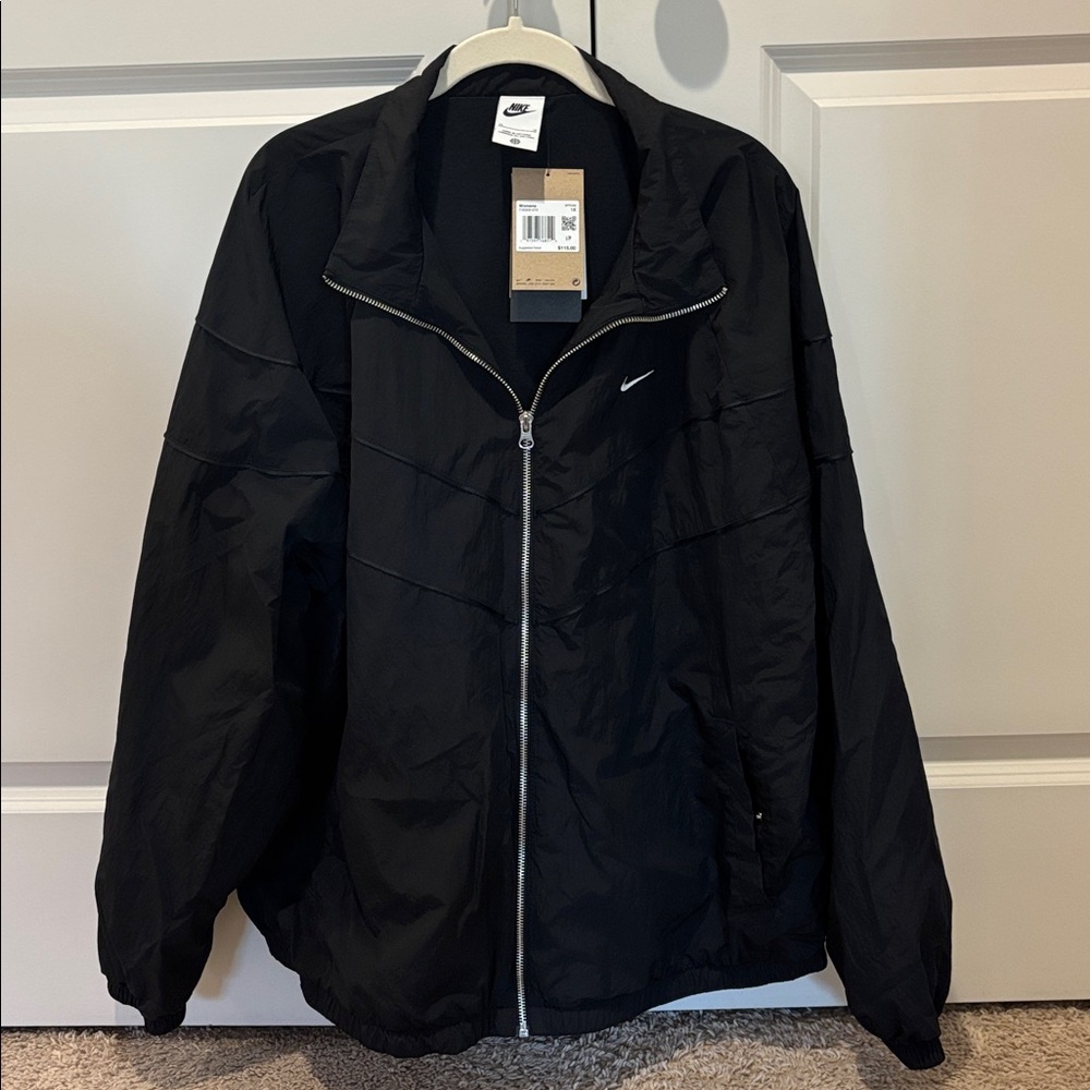 Nike Women’s Windrunner (PLUS SIZE)